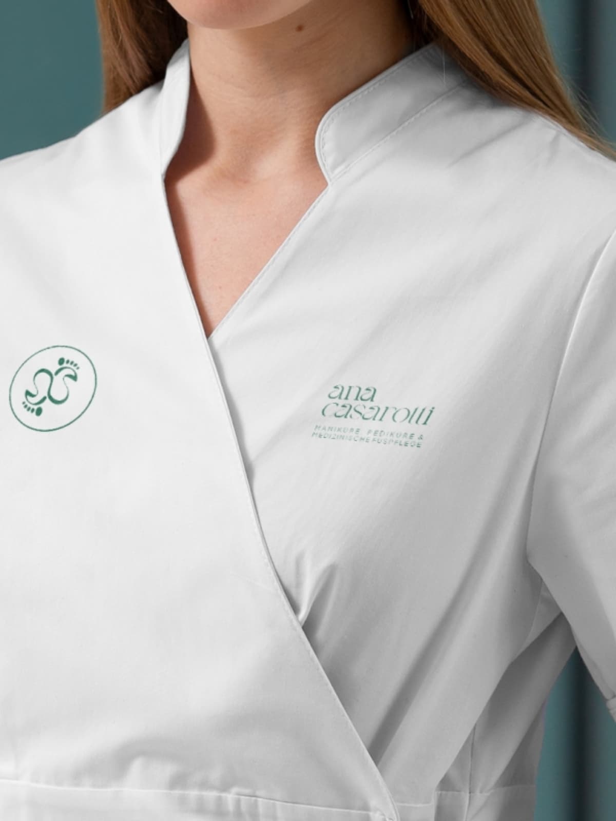 Ana Casarotti in Berufsbekleidung